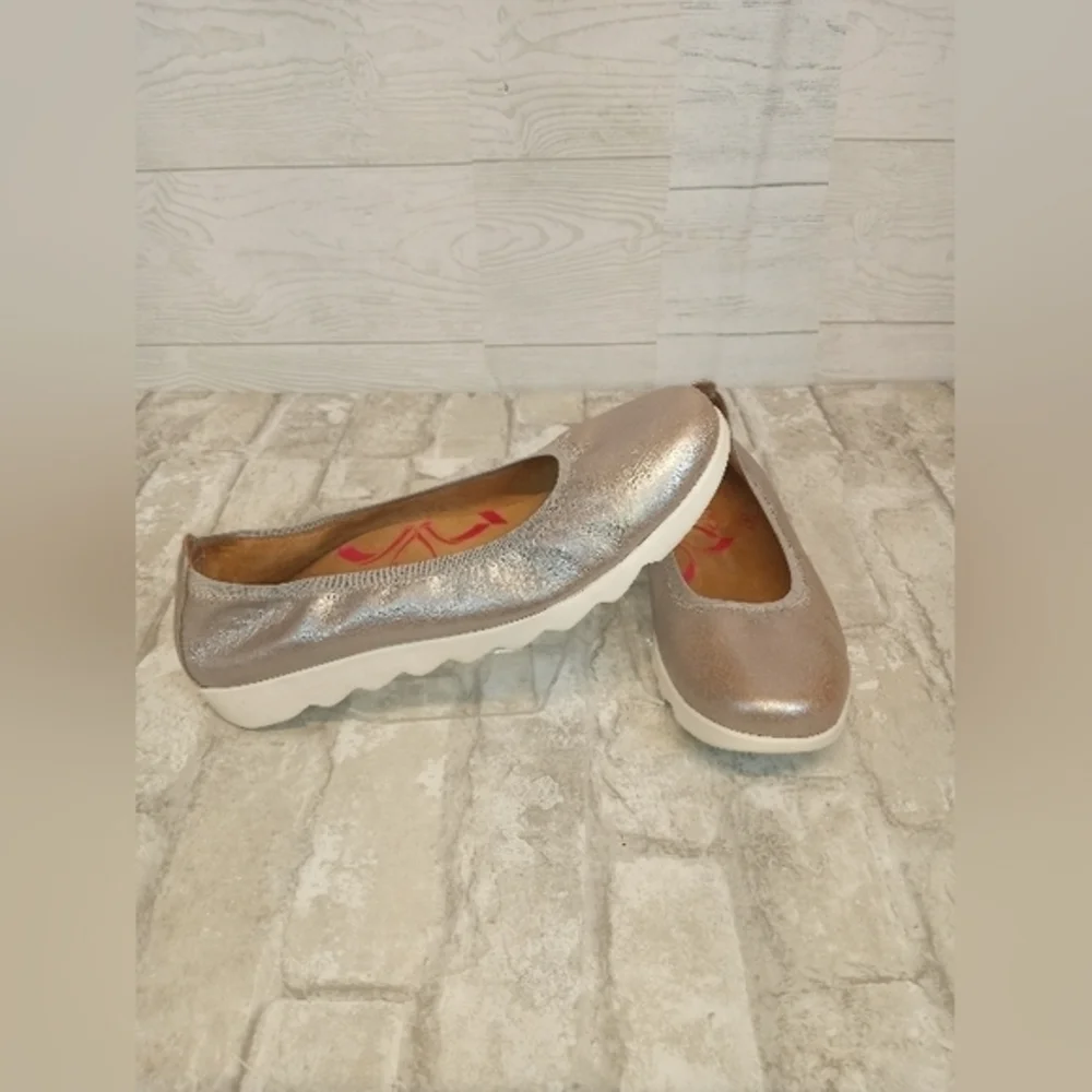 Comfortiva Align‎ Ballet Flats Metallic Champagne Cushioned Comfort Size 8